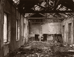 Pièce en ruines, Jausiers-Tournoux, France, 2002