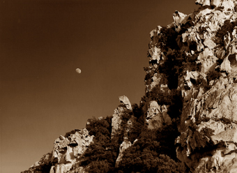 Un tout petit peu plus que demie-lune, Corse, France - 2003